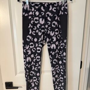 Under Armour Woman Atheletic Stretch Leggings Sz Medium